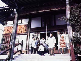 田村寺の中には書道展も。
